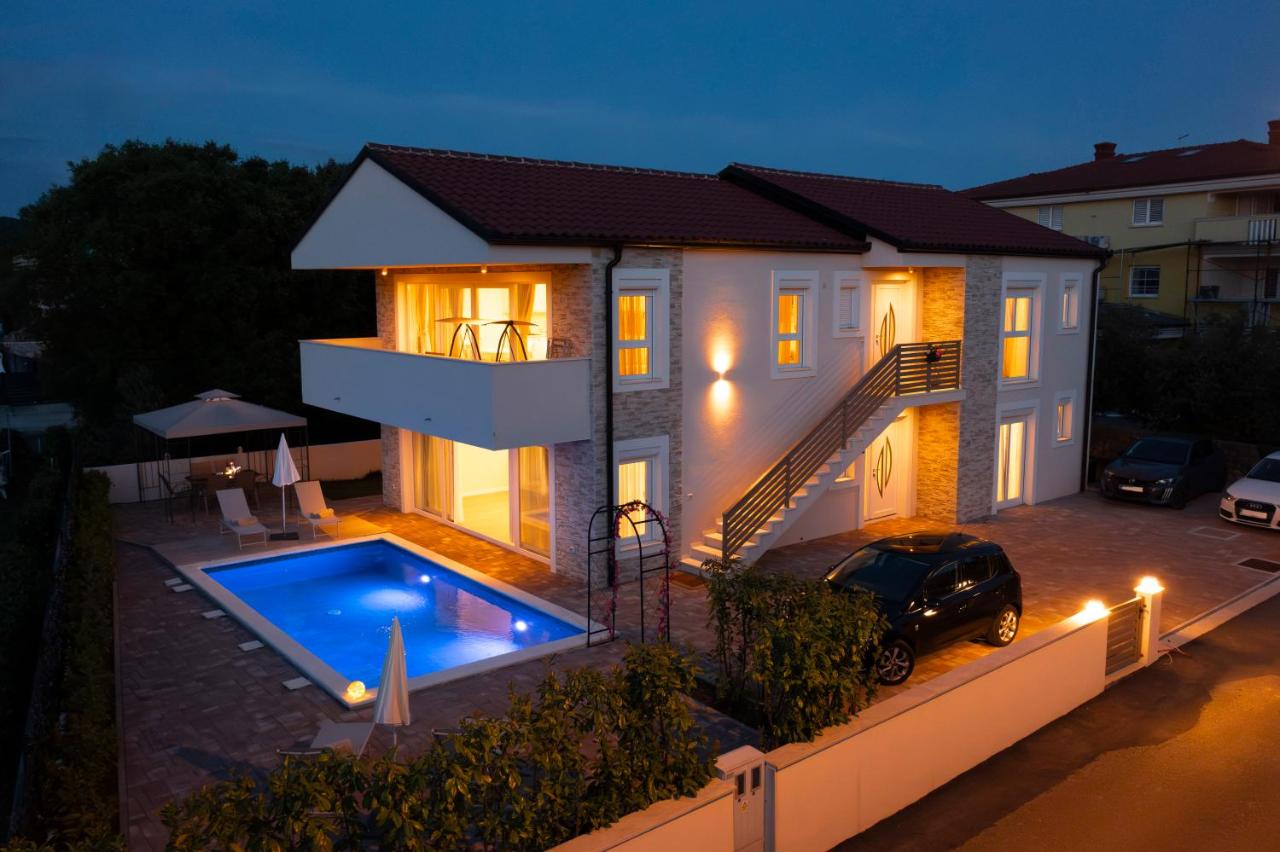 Holiday Apartment with Private Pool - SARA - Ferienwohnung Sveti Anton