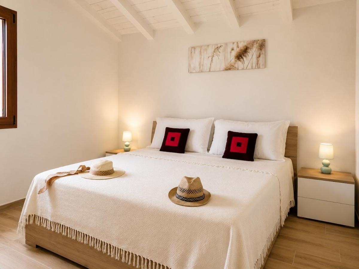 Villa Smeraldo Relax and Comfort 3 Min Walk to the Beach - B&B Solanas