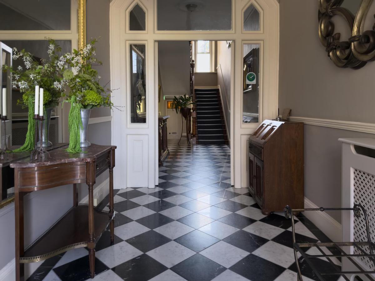 Luxury Escape at The Almanage - B&B Clogheen