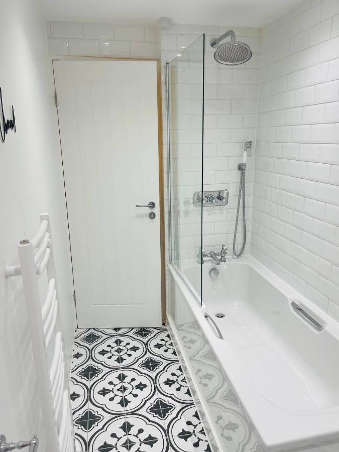 Stunning newly renovated cottage - Chambres d'hôtes Chelmondiston