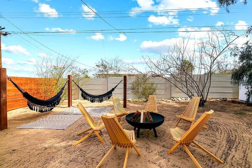 Joshua Tree 4BR with Hot Tub by Colby and Conrad - B&B Joshua Tree