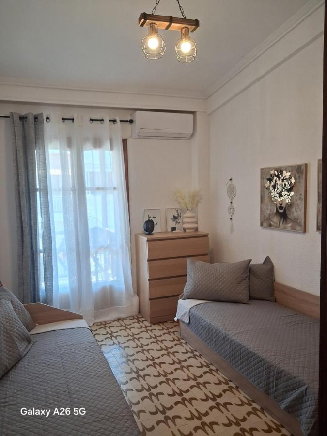 Entire Traditional Apartment at the Sea - B&B Néa Plágia
