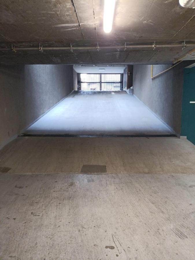 "Depto Premium Moderno con Parking cerca al Movistar Arena y Metro Toesca" - B&B Santiago
