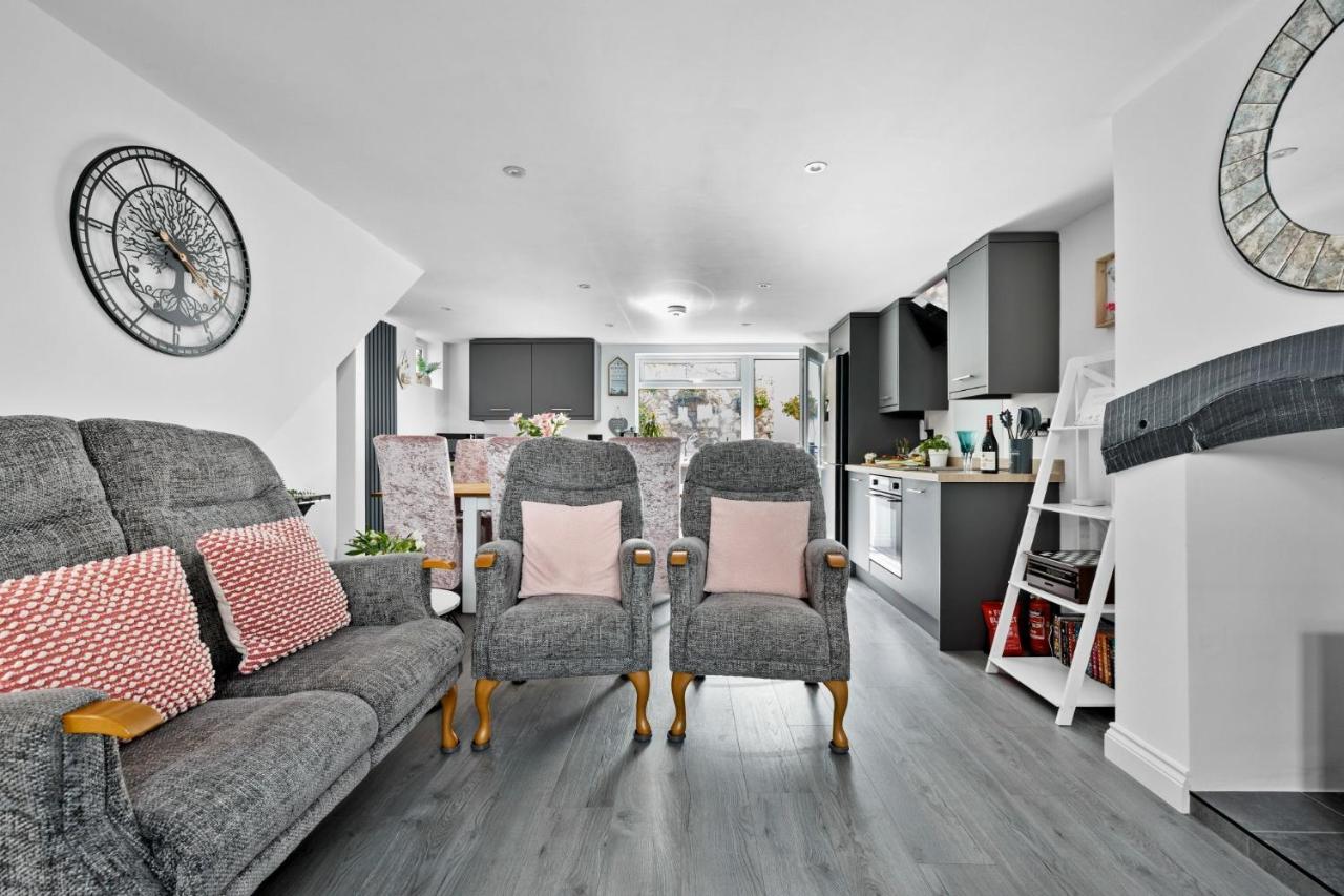 Lilly's Cottage - Family Friendly, Close to beach, Dishwasher - Bed and Breakfast Dawlish