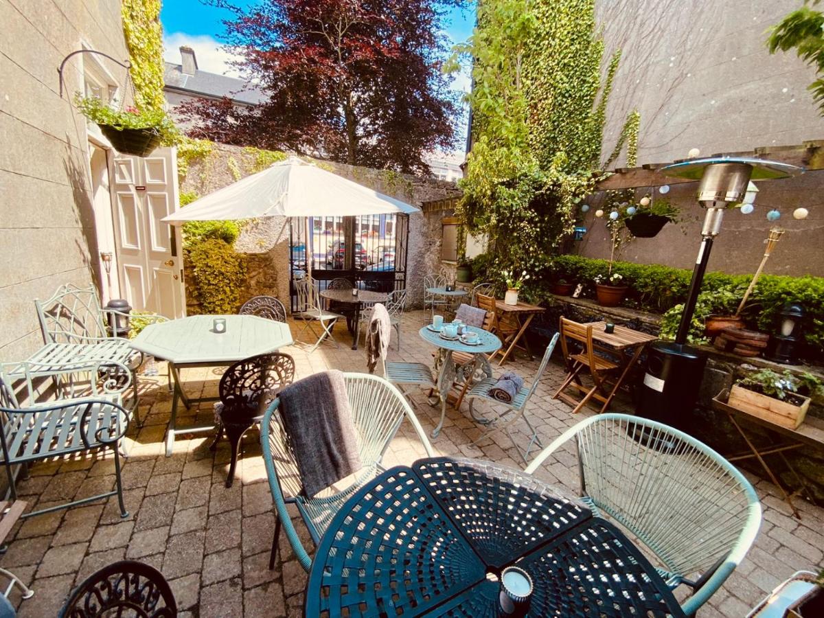 Corrib House Guest Accommodation - B&B Galway