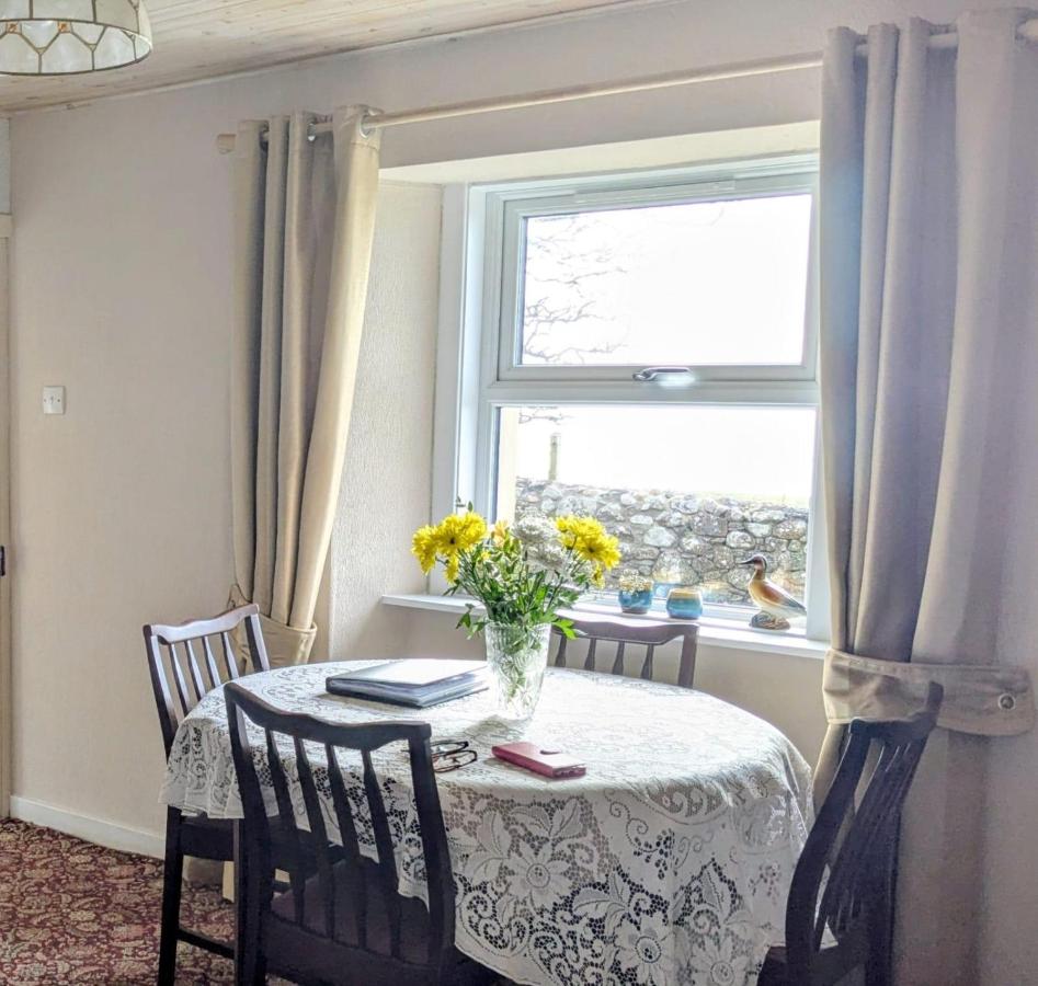 2-Bed Country Cottage Sleeps 5 & Pet Friendly - B&B Helmsdale