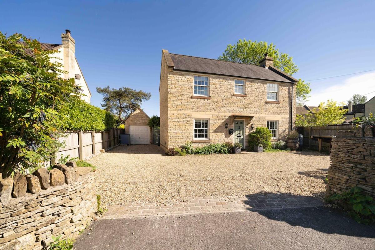 Luxury Cotswold Home in Wiltshire Countryside - B&B Hawthorn
