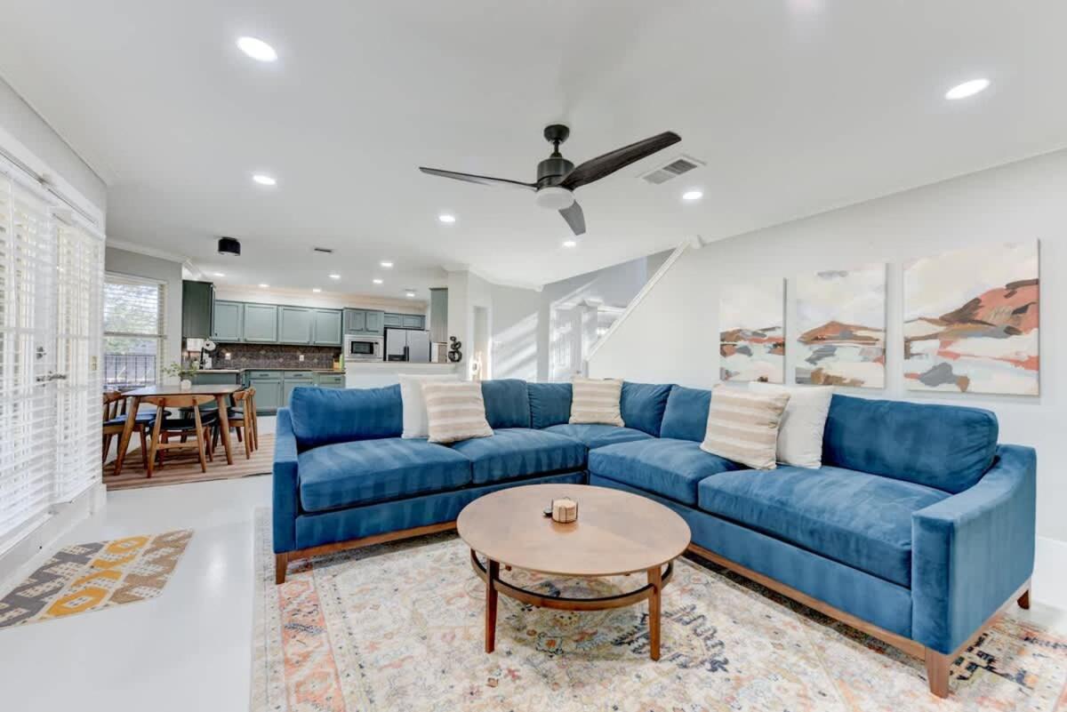 Pool-Hot Tub-Putting Green-Arcade-Oasis - B&B Austin