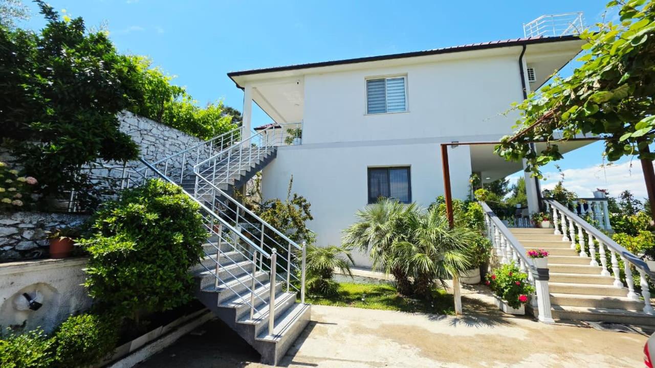 Selimi House - B&B Shirokë