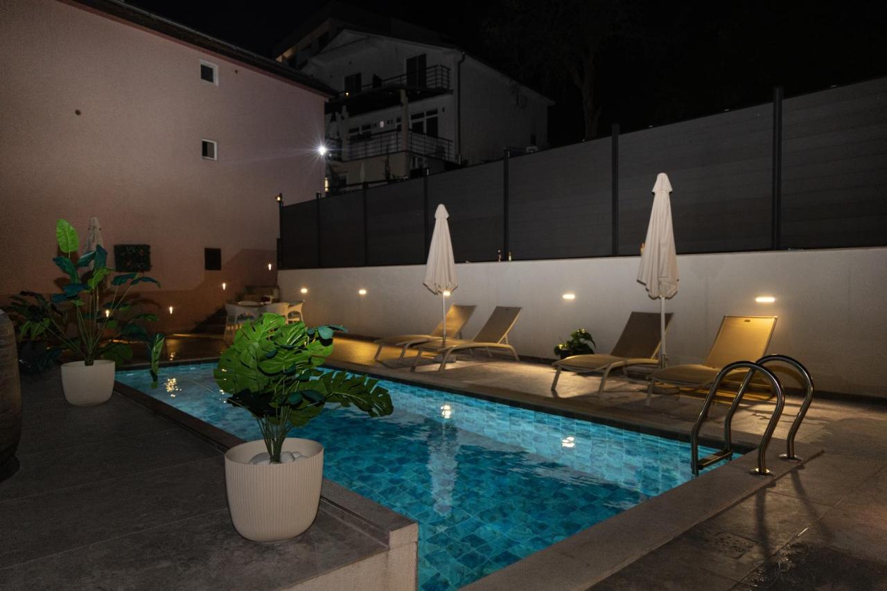 Apartments Kuc - Bed and Breakfast Tivat