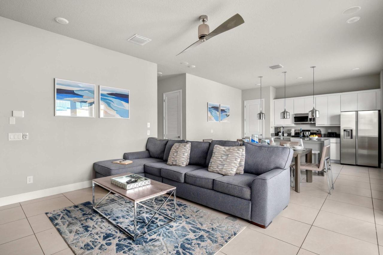 Two-story luxury condo near Disney with pool - B&B Kissimmee