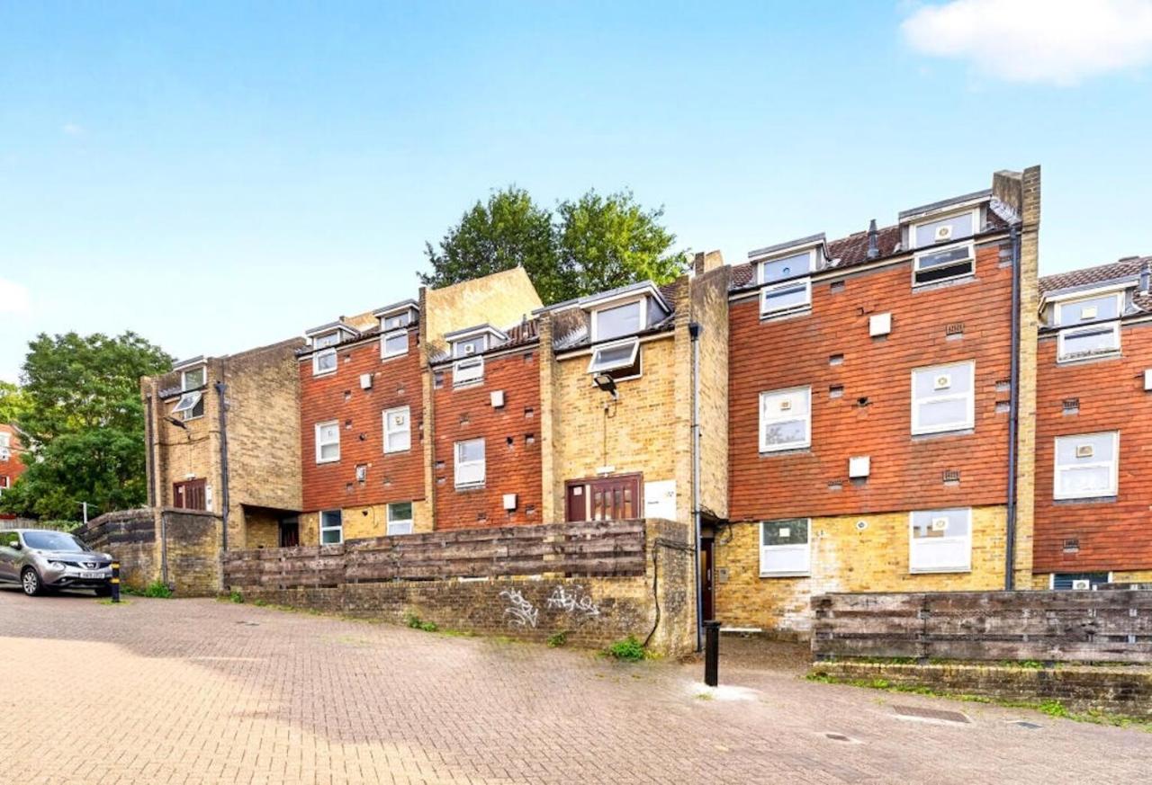 Bright & Spacious 2BR Flat - Near Crystal Palace - B&B Crystal Palace