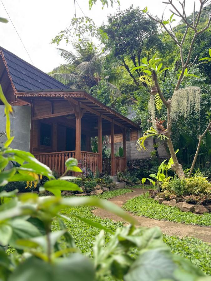 Oemah Kangin Homestay - B&B Amed