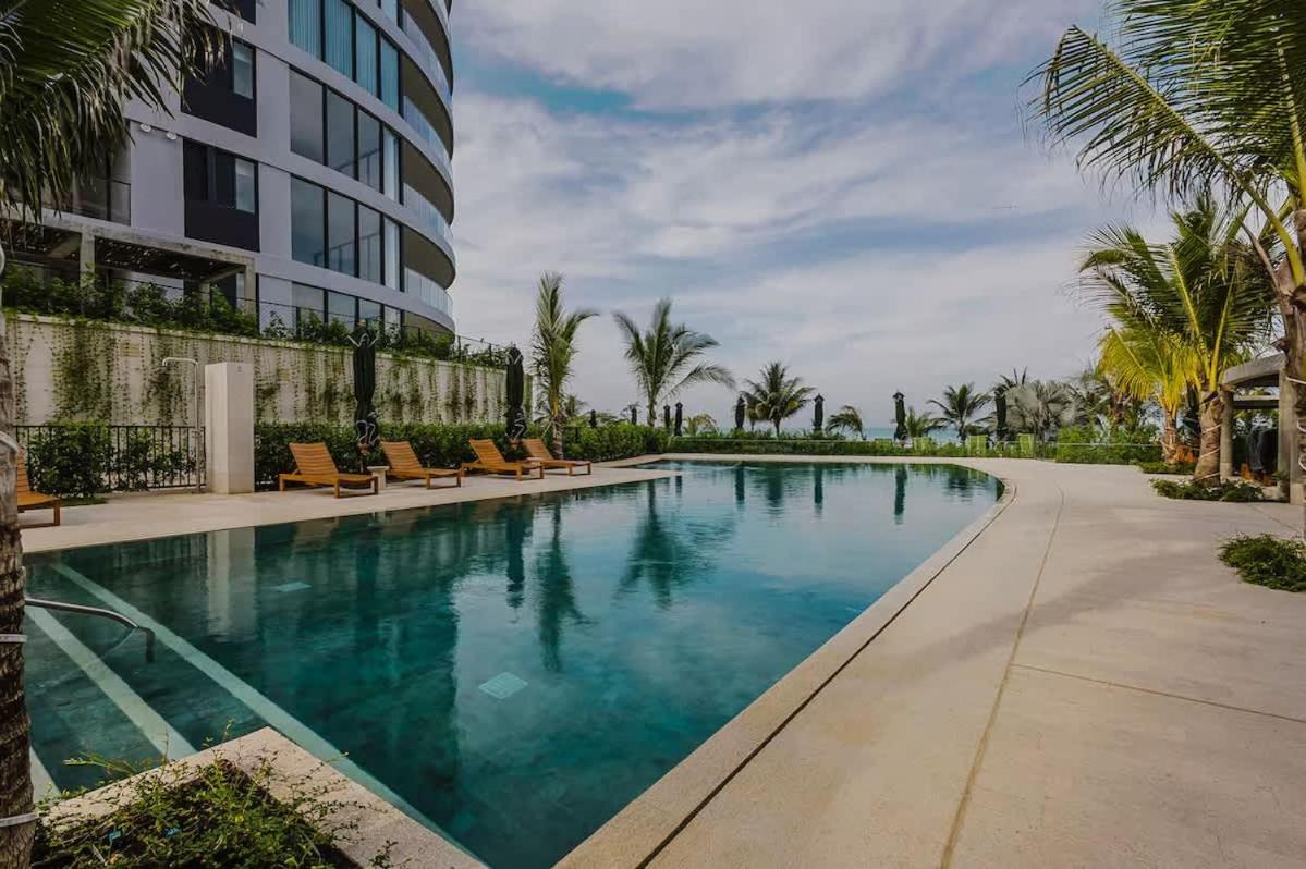 Beachfront Penthouse Spacious, Gym, Pool, 6PPL - B&B Cartagena de Indias