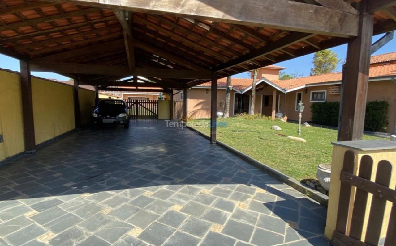 BORACÉIA Maravilhosa Casa Térrea com Piscina, Churrasqueira, 4xSuítes com ar condicionado - B&B Bertioga