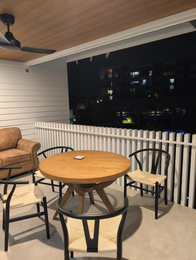 Guest Bedroom near airport and CBD access - B&B Brisbane