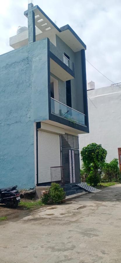 USD STAY & DRIVE HUBs - Ferienwohnung Ujjain