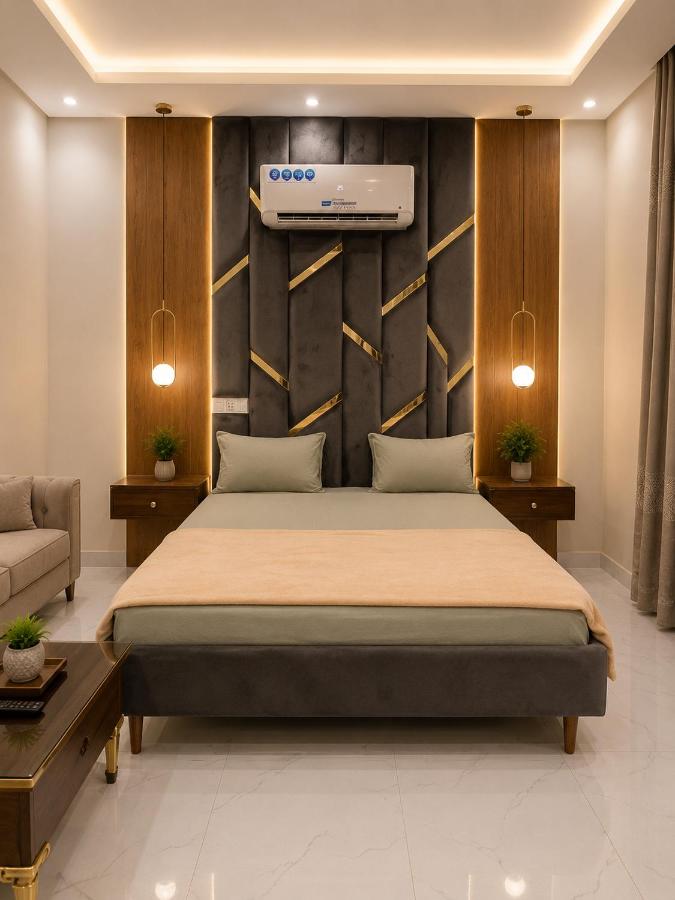 Studio Apartment with King Bed