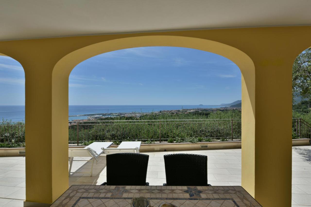 Villa Laura - Ferienwohnung Pietra Ligure