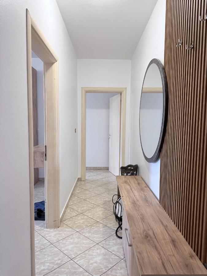 Jacuzzi Central Apartment - Ferienwohnung Shkodra