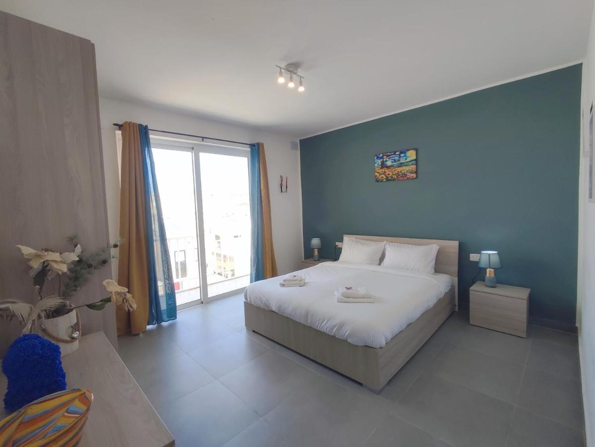 Bright & spacious 2 bedroom apartment with terrace GZ-YPIZ1-1 - Bed and Breakfast Għarb