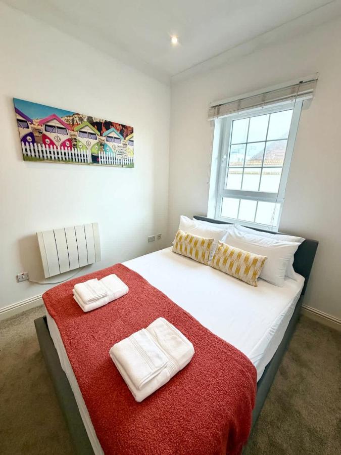 Harbour Haven Modern 2 Bed Apartment by the Sea - B&B Brighton