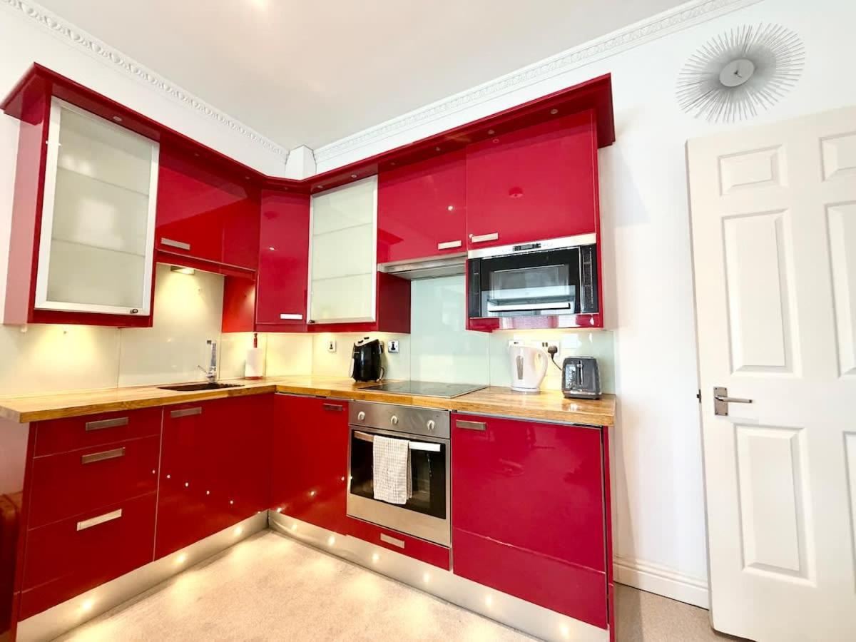Harbour Haven Modern 2 Bed Apartment by the Sea - B&B Brighton