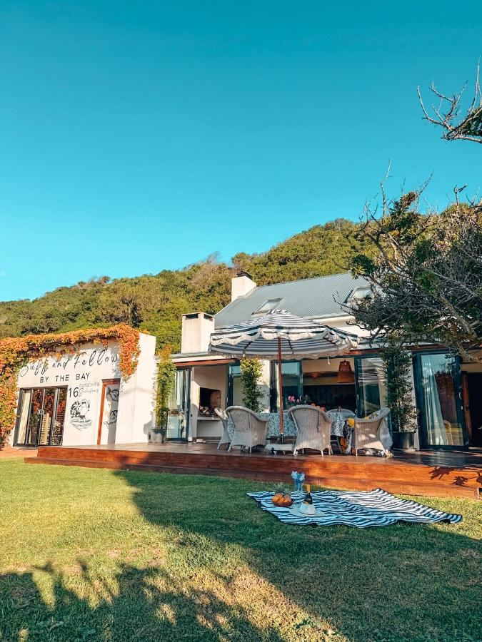 Buff and Fellow by the Bay - B&B Groot-Brakrivier