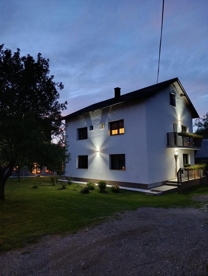 Guest house Leka - B&B Korenica