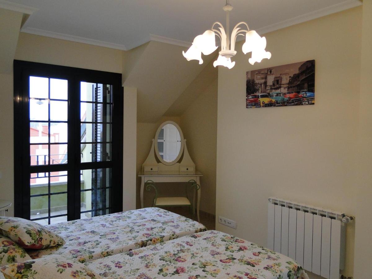 Three-Bedroom Apartment with Sea View (6 Adults)