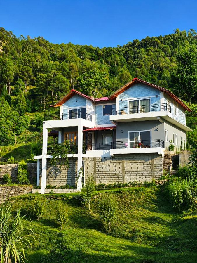 Meraki Living Farmstay, Mukteshwar - B&B Nainital