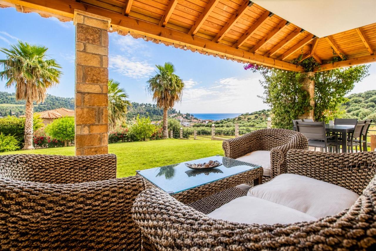 Villa Thaleora - Bed and Breakfast Nea Skioni