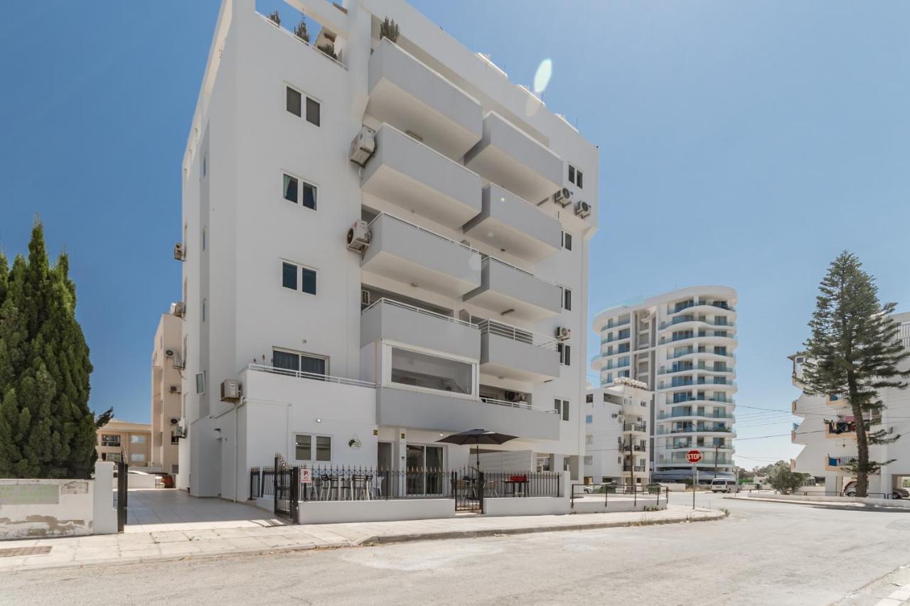 Andreas Beachfront Hostel - Chambres d'hôtes Larnaca