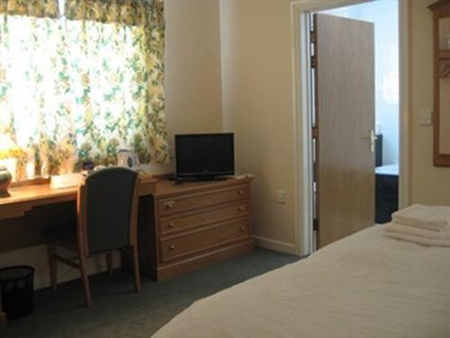 Twin Room with Private Bathroom
