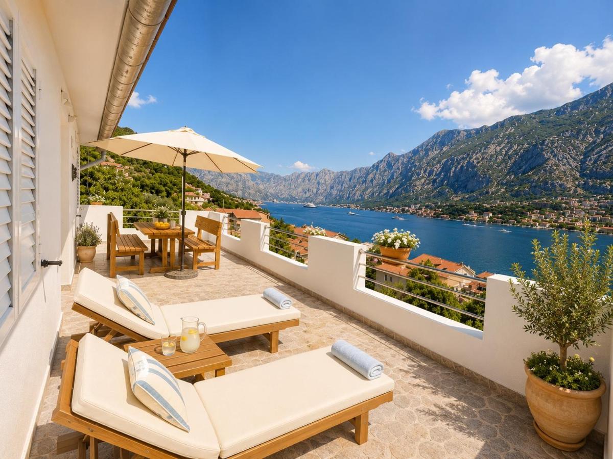 House with big terrace and beautiful sea view - Chambres d'hôtes Kotor