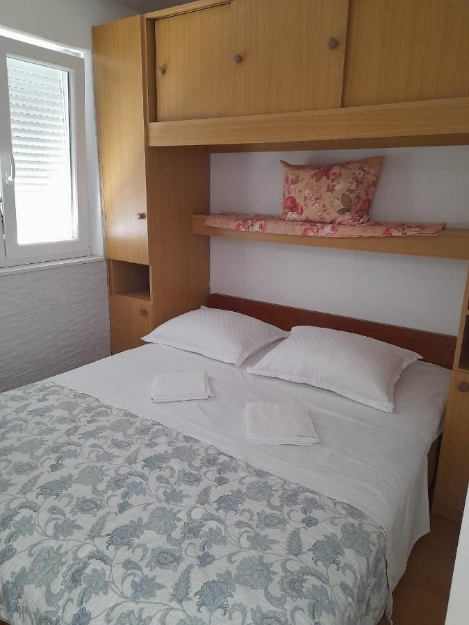 Branka - B&B Rogoznica
