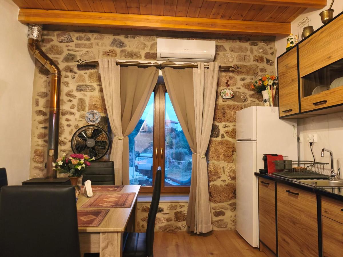 Tsitsinos Village Cottage - B&B Zákros