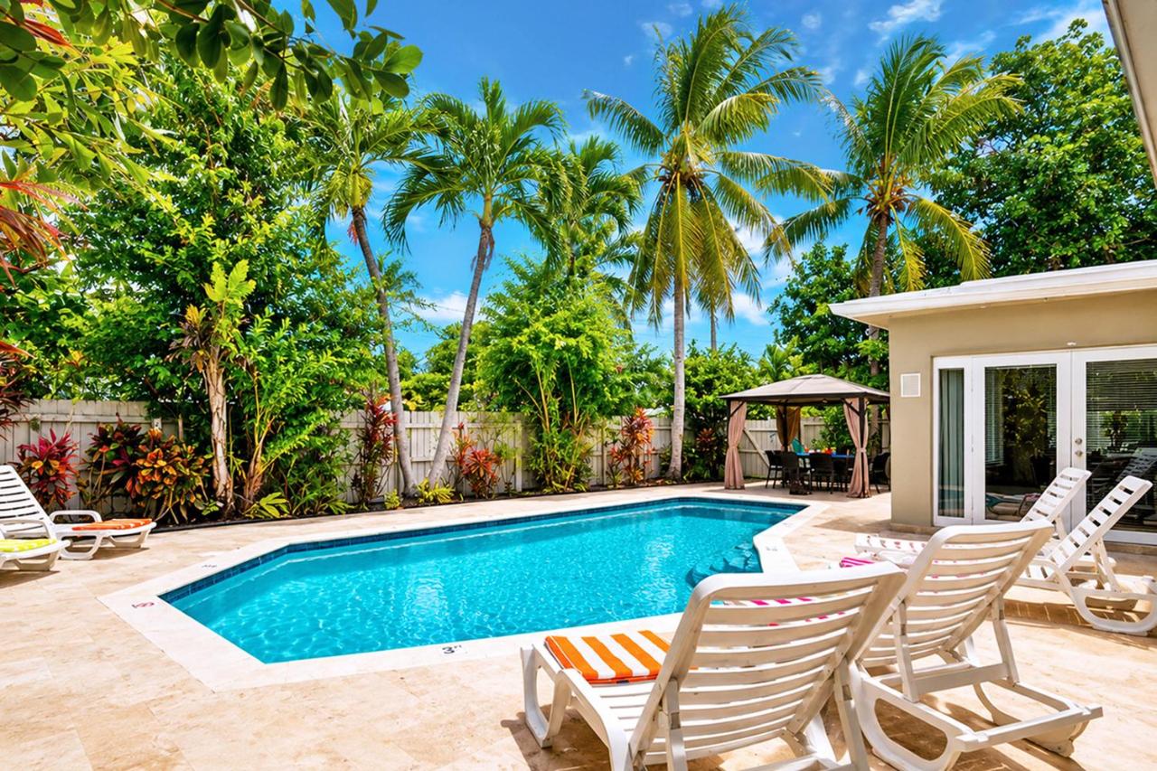 Tropical Palm Oasis Heated Pool near Beach - Bed and Breakfast Hollywood
