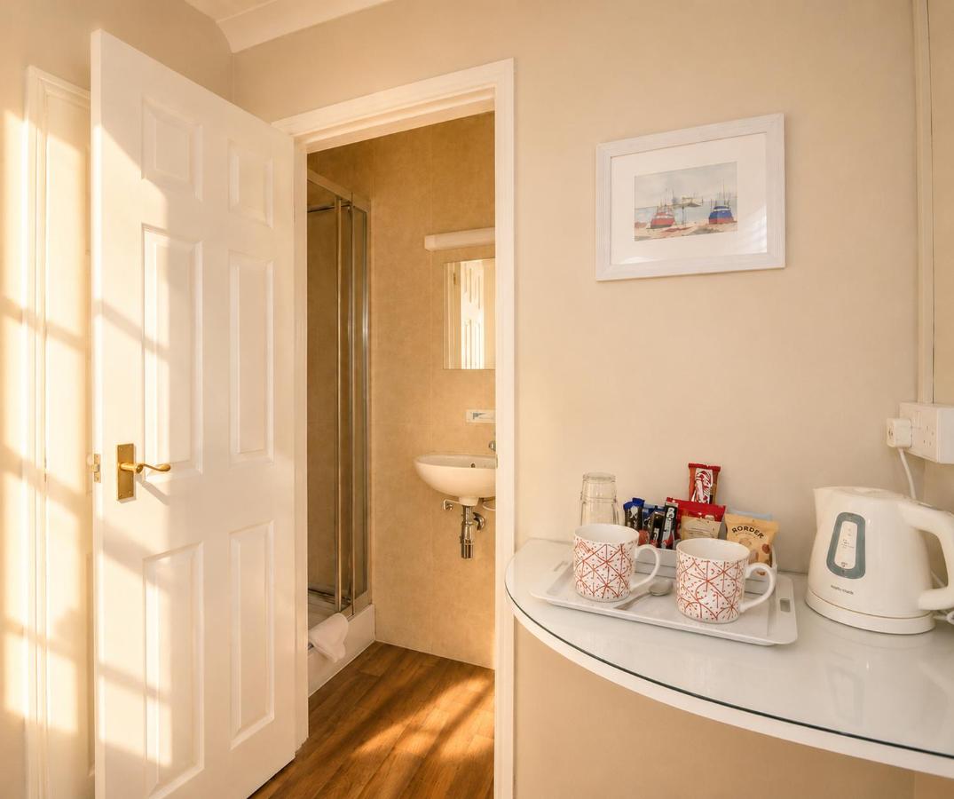Single Room (dogs welcome)