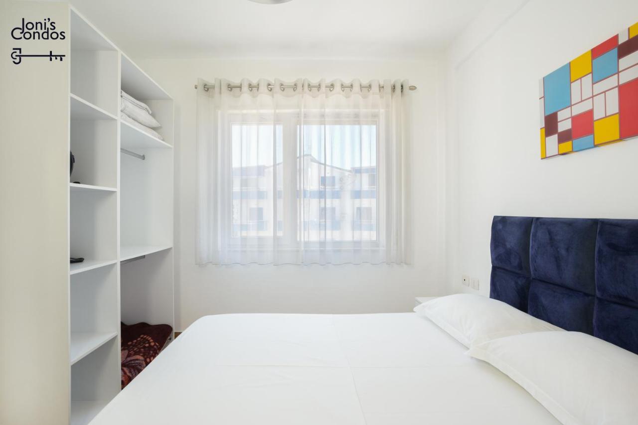 Joni's Twin Condos (Pool&Pine View) - Bed and Breakfast Golem