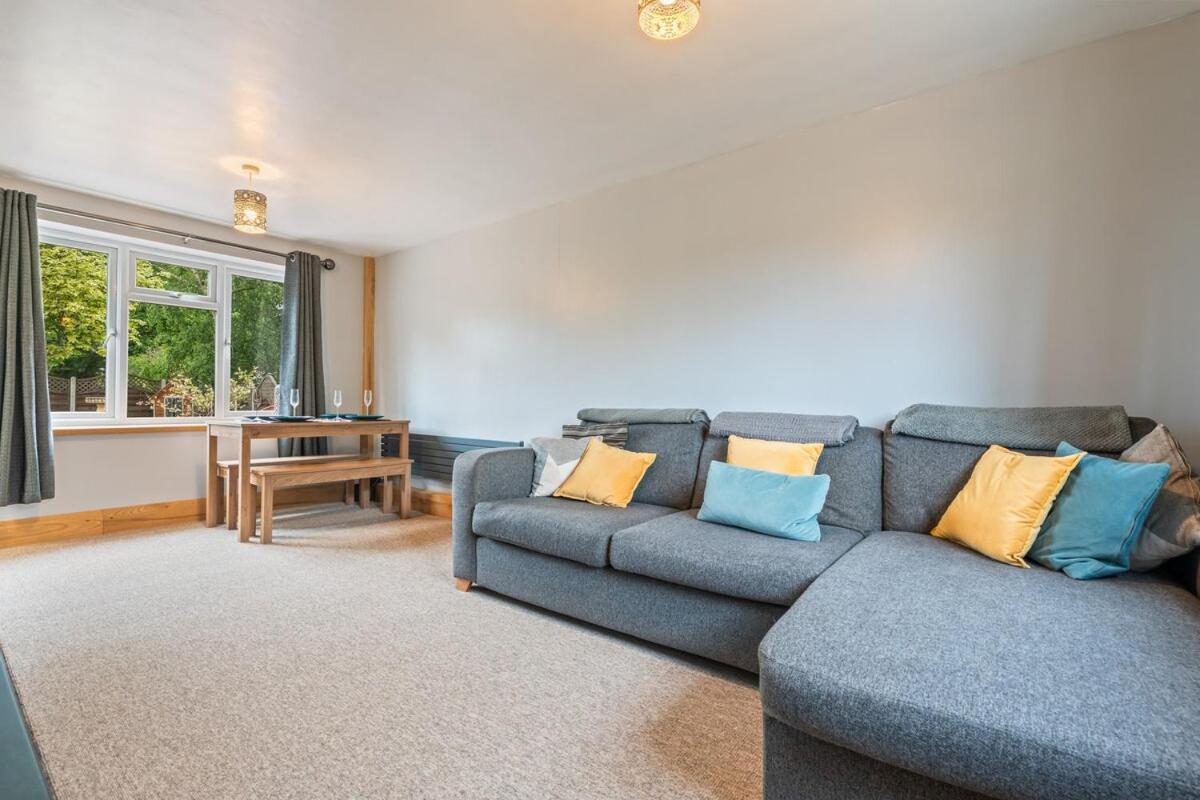 #135 Lux Countryside Retreat with HotTub - Sleeps 7 - Ferienwohnung Astley