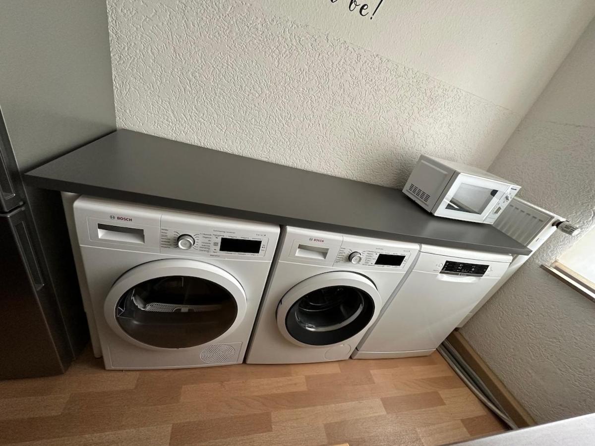 Schöne 75qm Wohnung, zentral, ruhig, 2 Schlafzimmer und Küche, Home Office - Chambres d'hôtes Dortmund