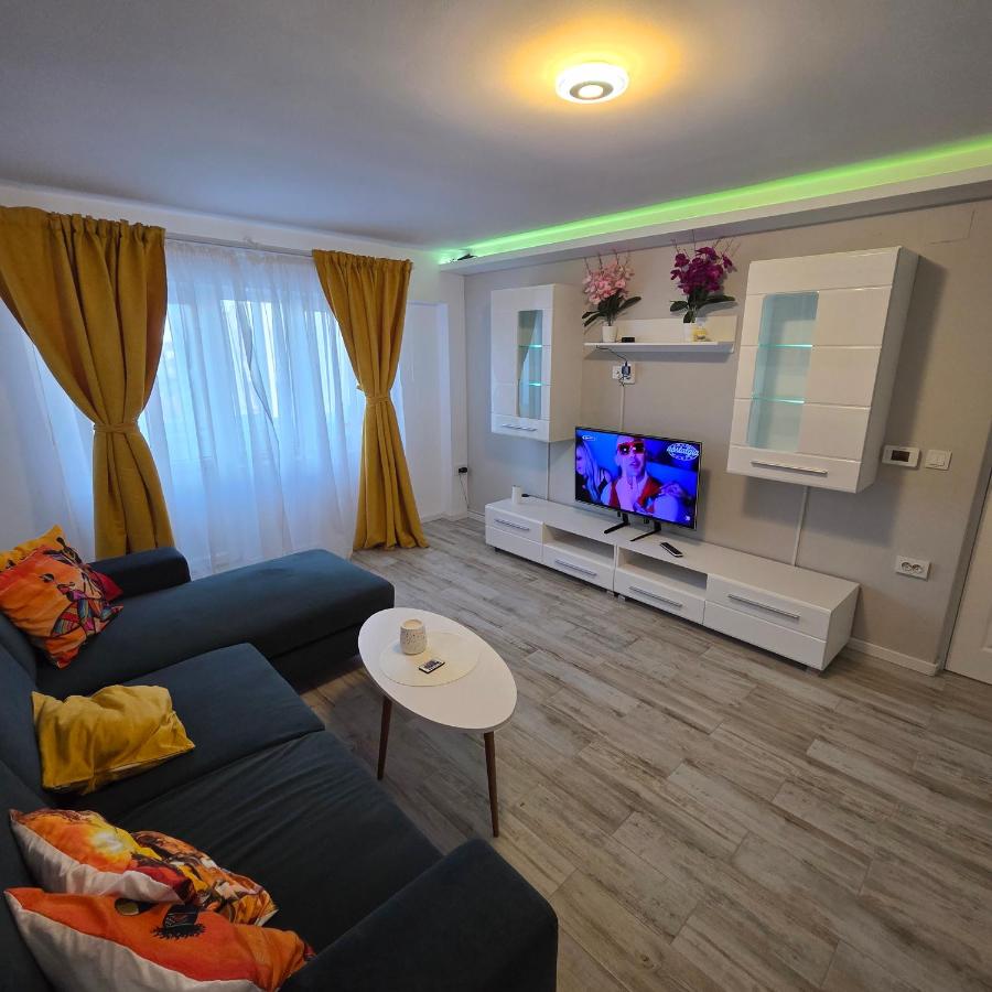 Family friendly apartment with 3 rooms and 2 bathrooms in Corabia - Chambres d'hôtes Corabia
