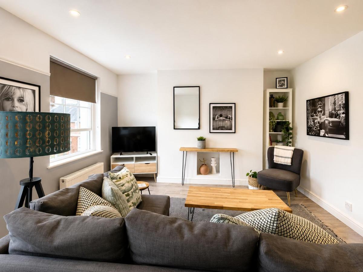 F4 Town Centre, Walk to Races! Sleeps 4 - Ferienwohnung Cheltenham