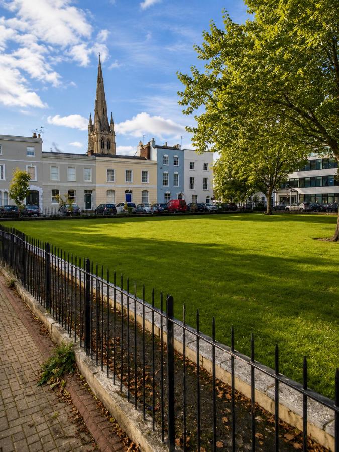 F1 Town Centre, Walk to Races! Sleeps 4 - B&B Cheltenham
