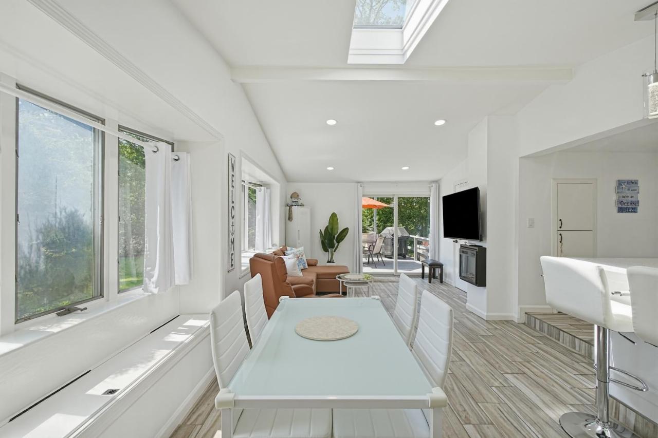 Modern Hampton Bays Cottage near BEACHES & TOWN cottage - B&B Hampton Bays