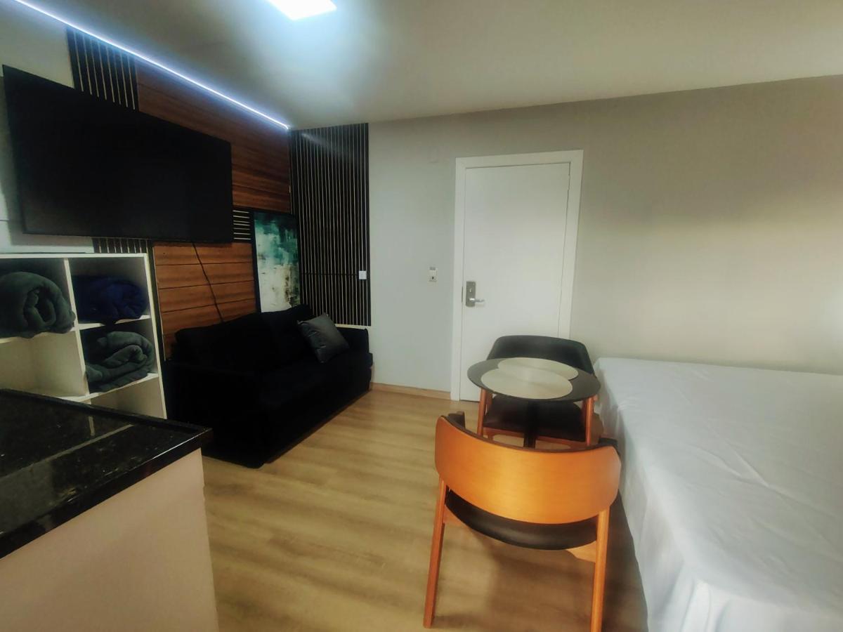 Studio 405 com cama King Size - B&B Curitiba