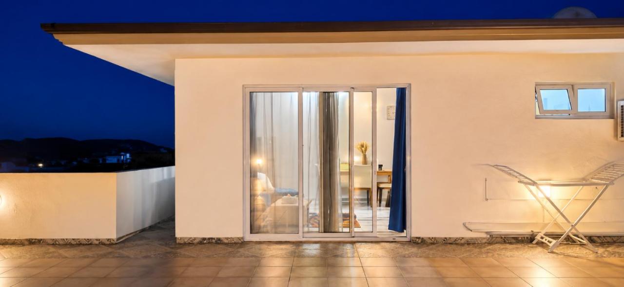 Gracious Haven - Fully Equipped Rooftop with private terrace house in Saint-Pierre, Moka - B&B Moka