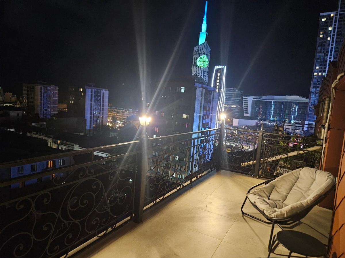 DARO's APARTMENT - Ferienwohnung Batumi