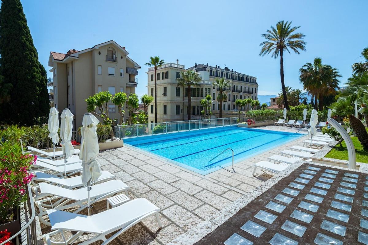 Elegant apartment with pool and garage - Bordighera - Chambres d'hôtes Bordighera